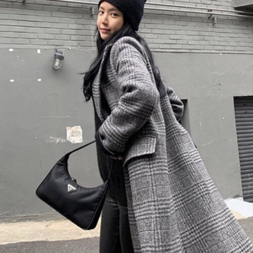 프라다 리에디션 나일론 호보백 블랙 (아이린,손나은 착용)