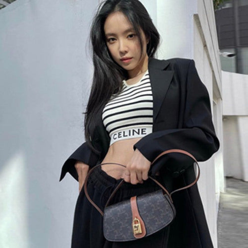셀린느 트리오페 클러치 온 스트랩 숄더백 탠 (손나은,리사,정호연 착용)