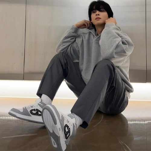 디올 B57 미드탑 스니커즈 그레이 (차은우 착용)