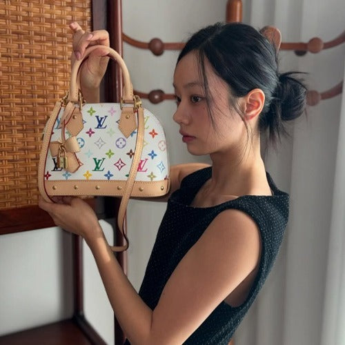 루이비통 LV X TM 알마 BB M13078 (혜리 착용)