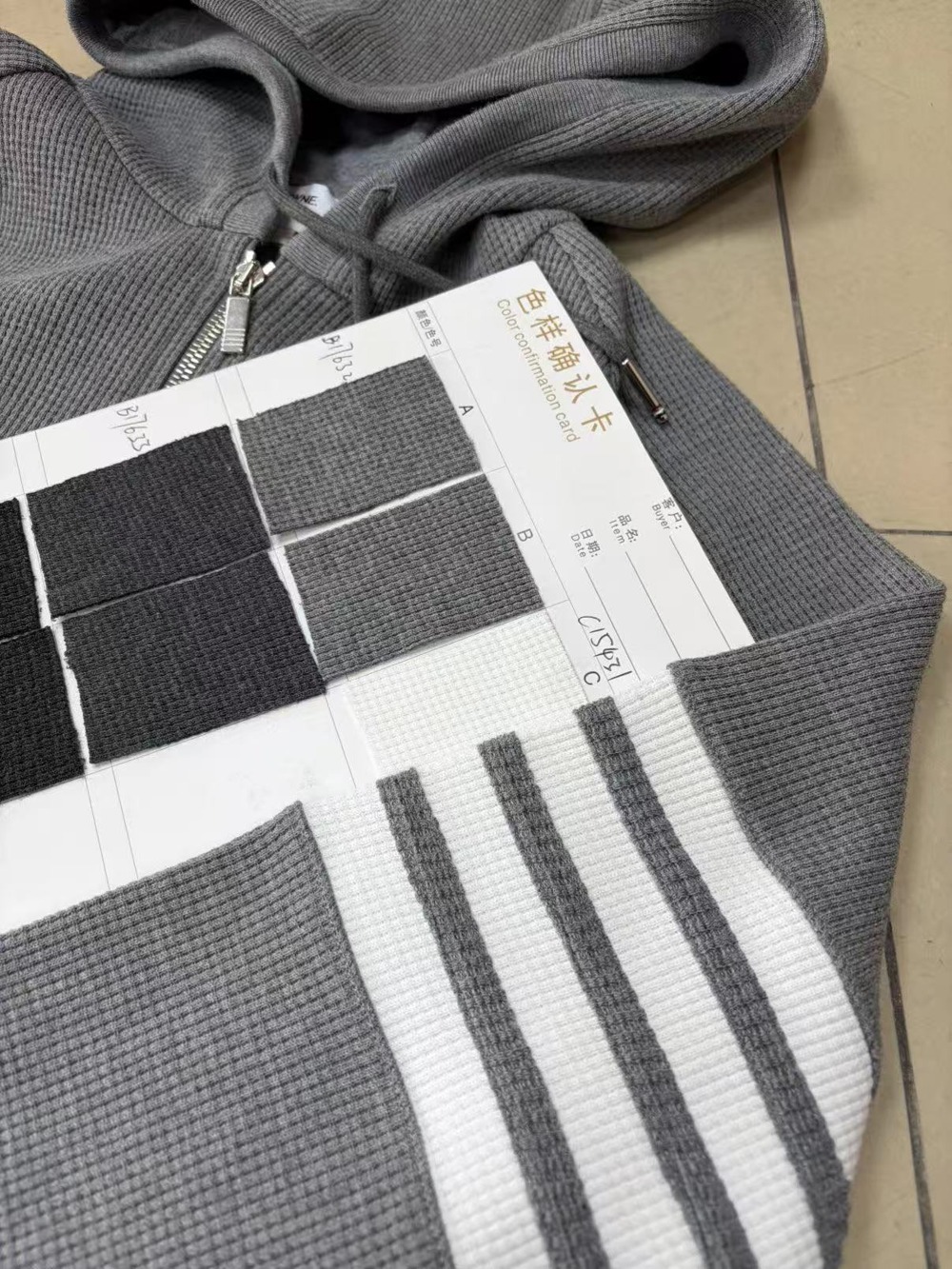 톰브라운 래글런 슬리브 사선 후드 판매 제품 실사