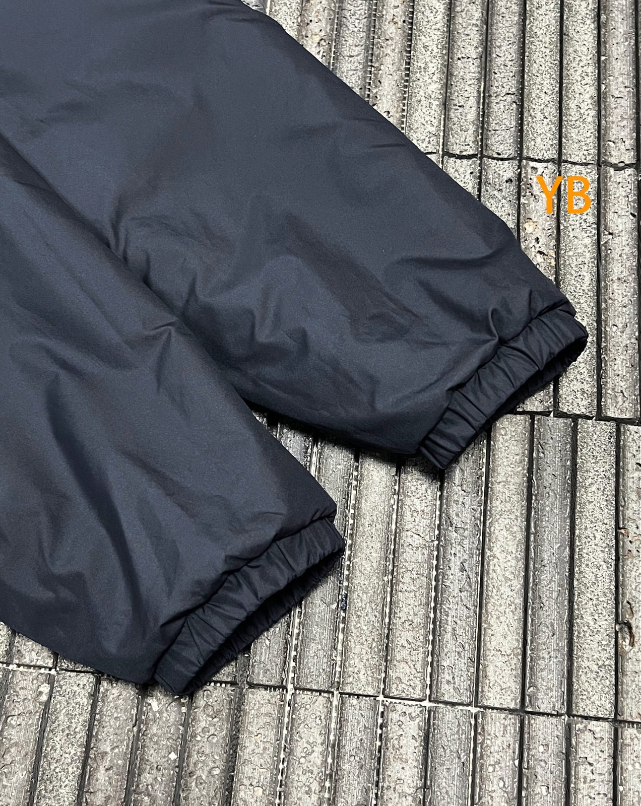 루이비통 모노그램 리버서블 플리스 블루종 1AKM2R 판매 제품 실사